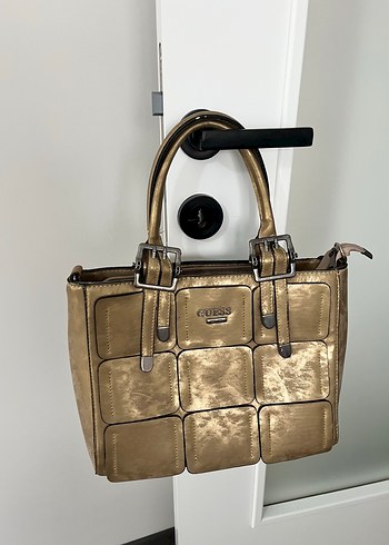 Guess Parlak Altın Kadın Çantası