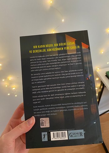 Beden Renk Çatıdaki Kadın - Ruth Mancini