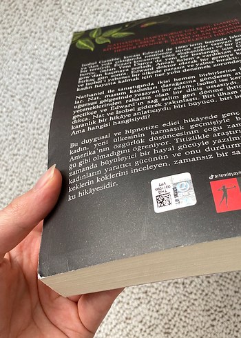 Beden Renk Hester / artemis yayınları