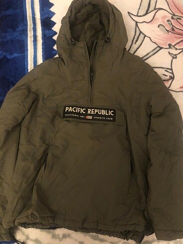 Pull and Bear KANGURU MONT