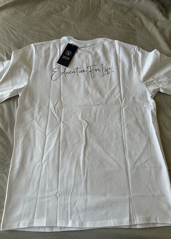 Tema koleji forma. Erkek Beyaz Baskılı Kısa Kollu Tişört - Görsel 2