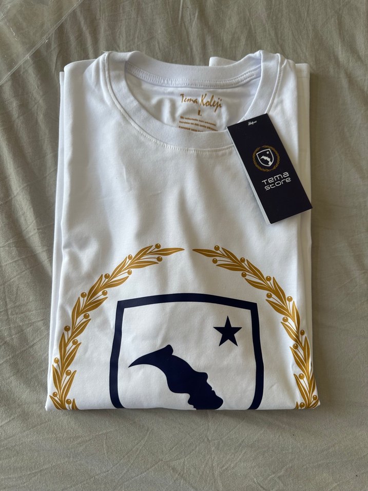 Tema koleji forma. Erkek Beyaz Baskılı Kısa Kollu Tişört - Görsel 3