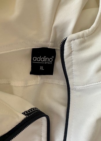 Tema koleji . Kapüşonlu Beyaz Uzun Kollu Eşofman Takımı - Görsel 2