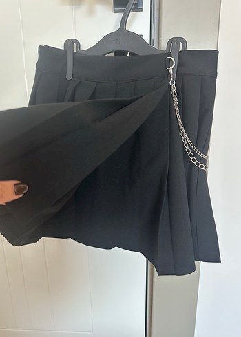 BERSHKA Zincir Detaylı Siyah Etek - Görsel 2