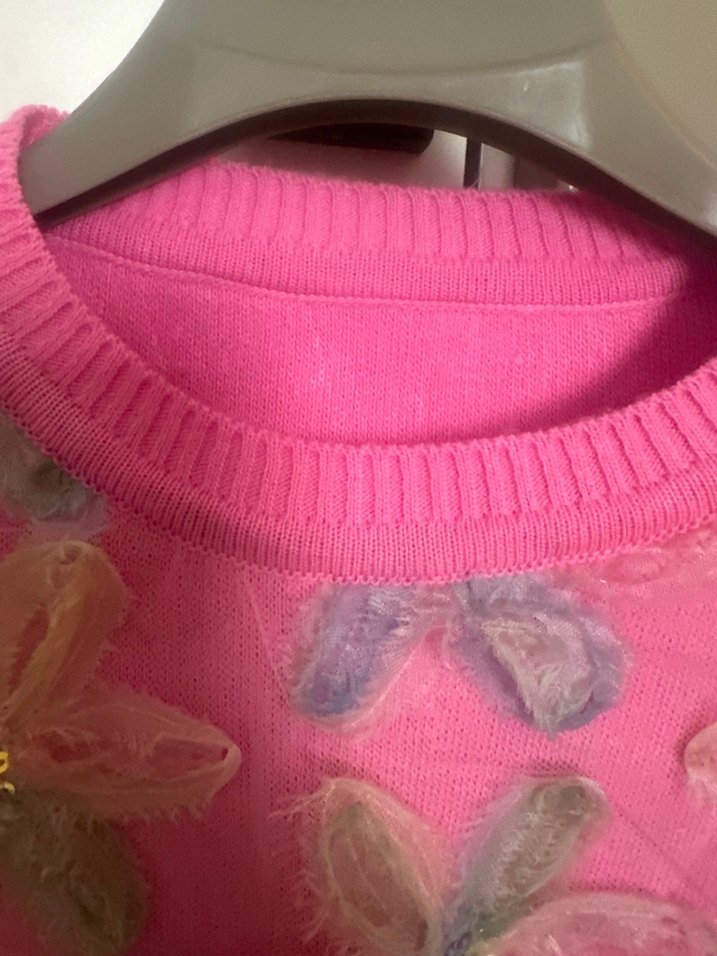 Pembe Çiçekli Kısa Kollu Örgü Kazak - Görsel 2