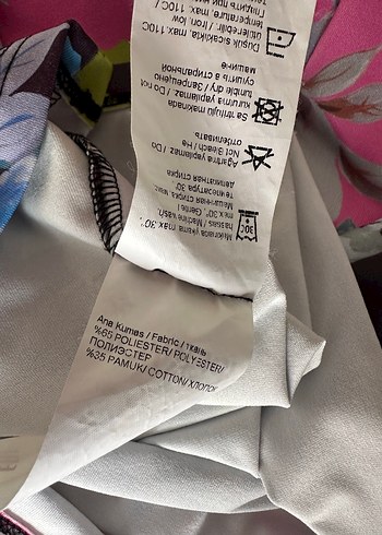 Drapeli Çiçek Desenli Mini Bluz ve şort - Görsel 3