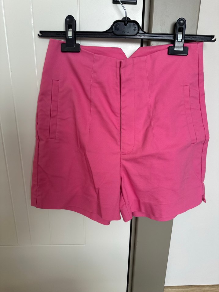 Drapeli Çiçek Desenli Mini Bluz ve şort - Görsel 4