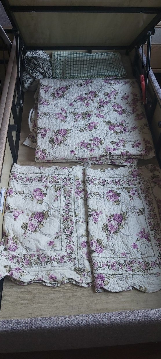 Pastel Pembe Çiçek Desenli Yatak Örtüsü - Görsel 3