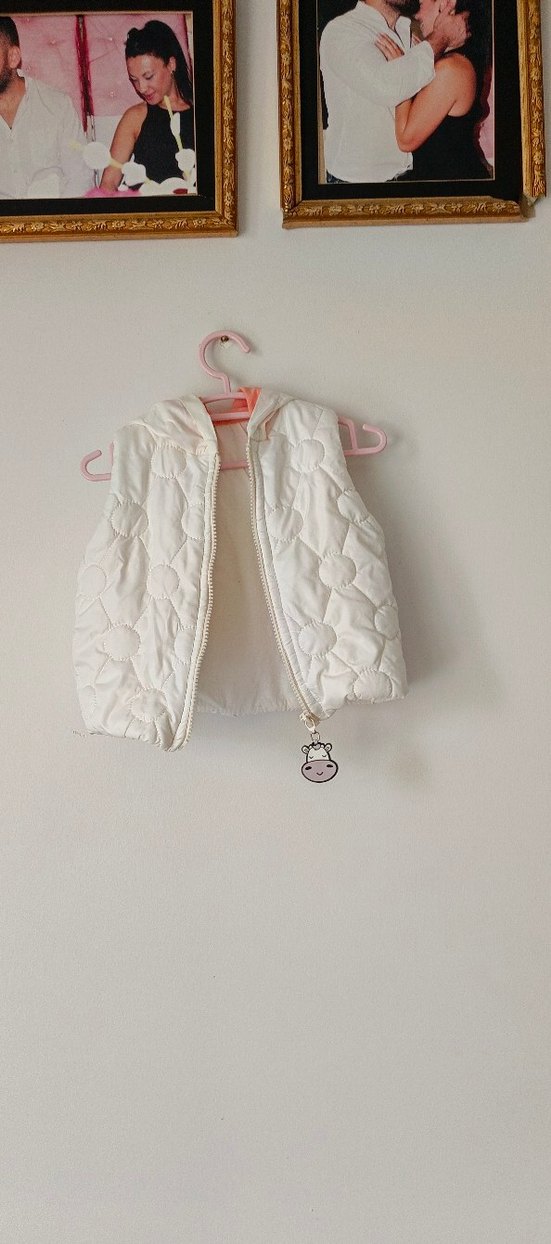 Kız Çocuk Beyaz Fermuarlı Yelek - Görsel 3