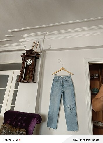 Zara taslanmıs mavı aç bol paa lıkralı bol kesim jean  - Görsel 2