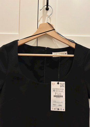 V Yaka Siyah Midi Elbise - Görsel 2