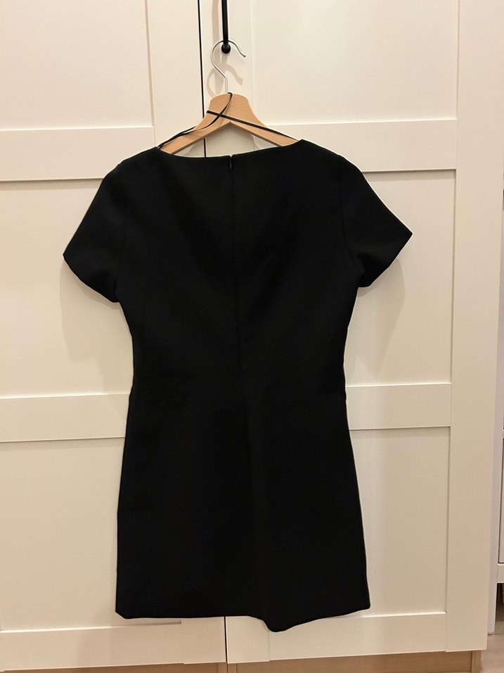 V Yaka Siyah Midi Elbise - Görsel 3