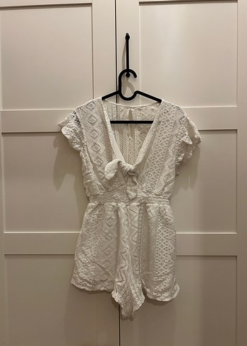 Dantel Detaylı Beyaz Bohem Kısa Tulum - Görsel 2