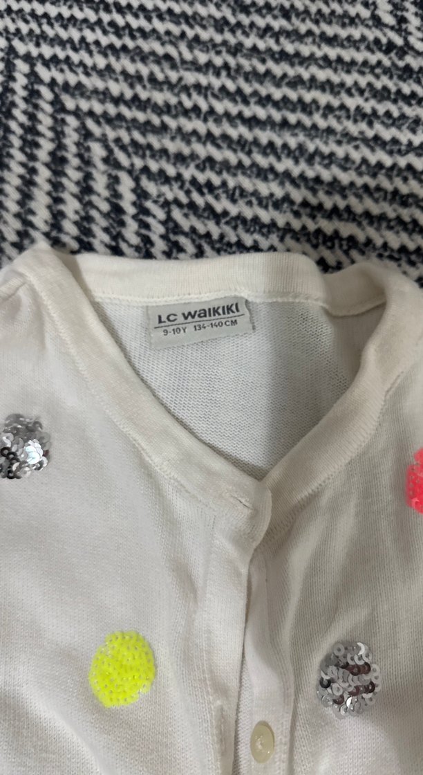 Kız Çocuk Beyaz Renkli Düğmeli Hırka - Görsel 3