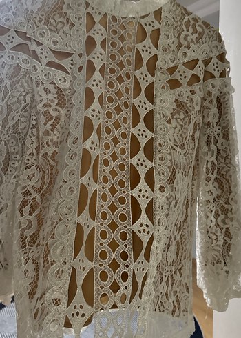 Bej Dantel İşlemeli Uzun Kollu Bluz - Görsel 3