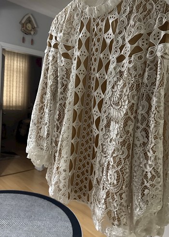 Bej Dantel İşlemeli Uzun Kollu Bluz - Görsel 2