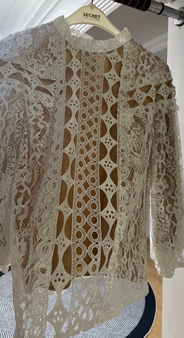 Bej Dantel İşlemeli Uzun Kollu Bluz - Görsel 3