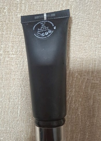 Note Luminous Nemlendirici Fondöten SPF15 - Görsel 2