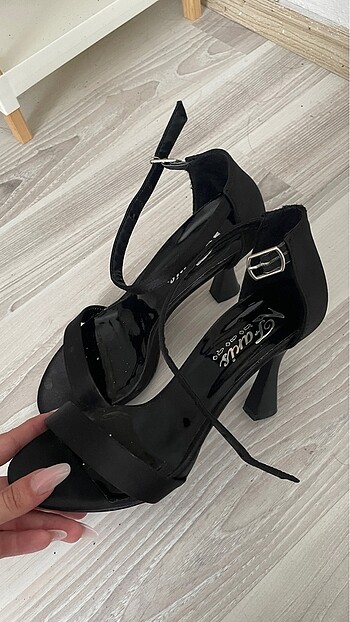 Zara İnce Topuklu Ayakkabı