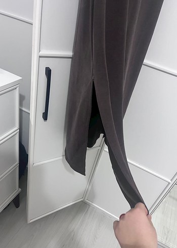 Kahverengi elbise iki yandan yırtmaçlı - Görsel 2