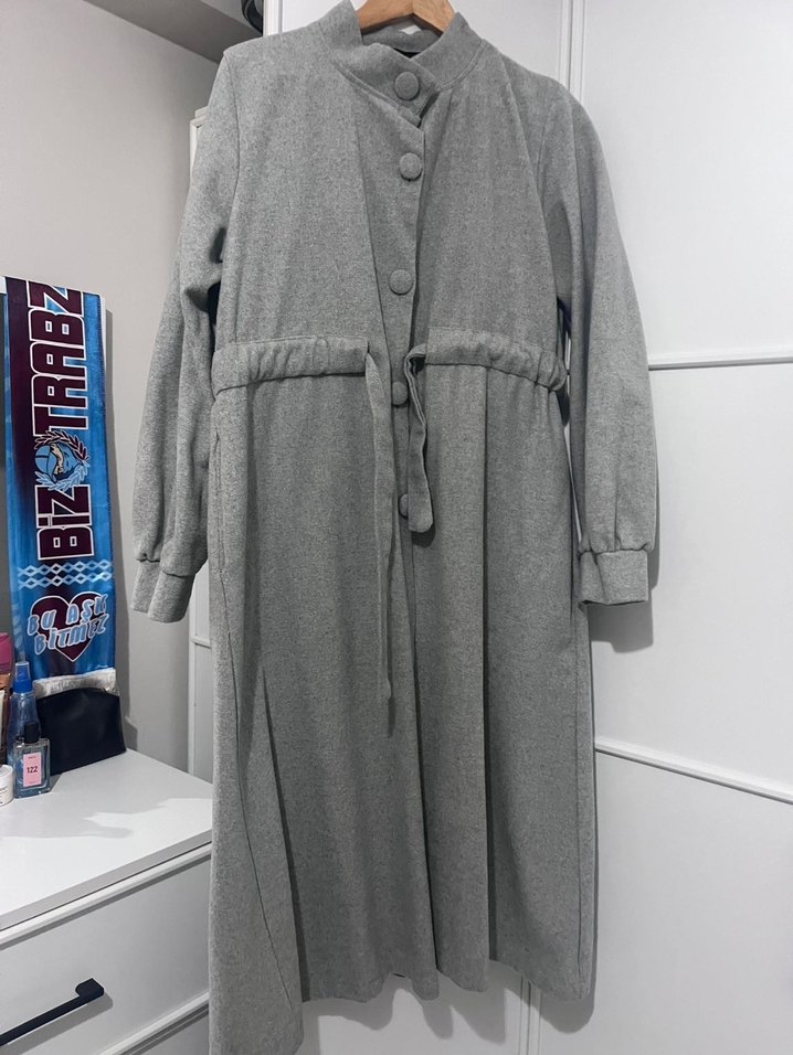 Düğmeli Gri  Kadın Kaban - Görsel 2