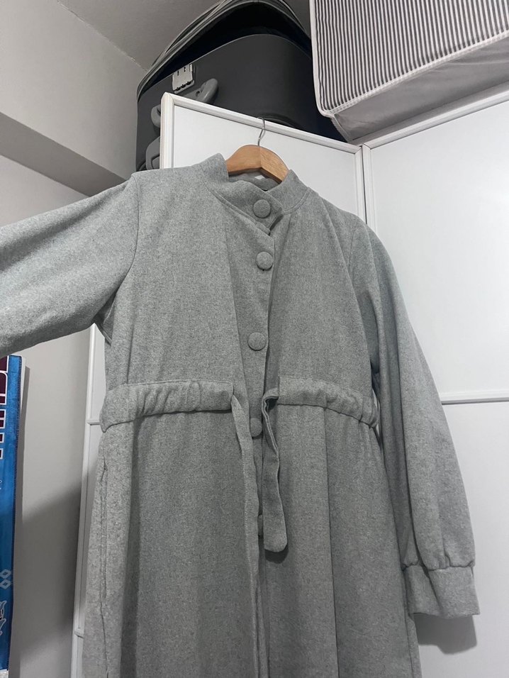 Düğmeli Gri  Kadın Kaban - Görsel 3