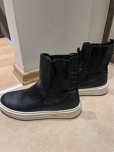 40 Beden siyah Renk Zara bot