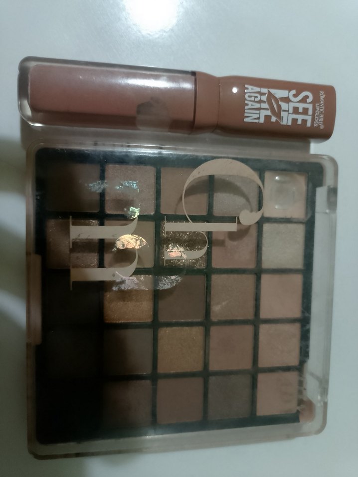 Bej Tonlarda Göz Farı Paleti ve lipgloss - Görsel 3