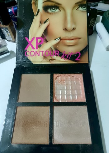 Bej Tonlarında Koyu Göz Farı Paleti - Görsel 3