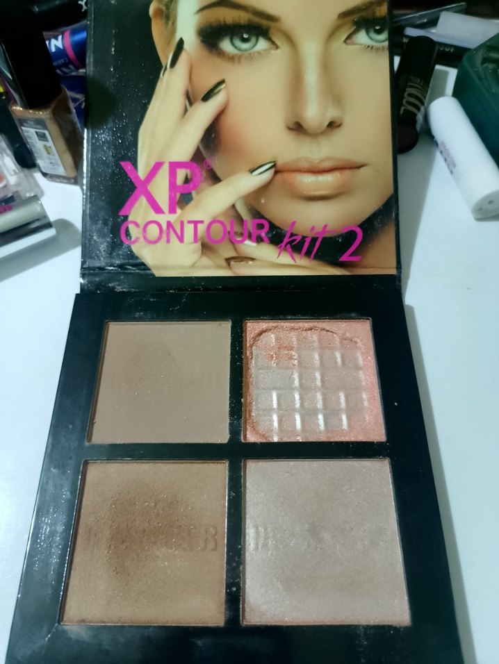 Bej Tonlarında Koyu Göz Farı Paleti - Görsel 3