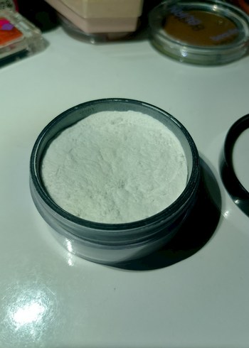 MAC Parlatıcı transparan Beyaz Pudra - Görsel 7