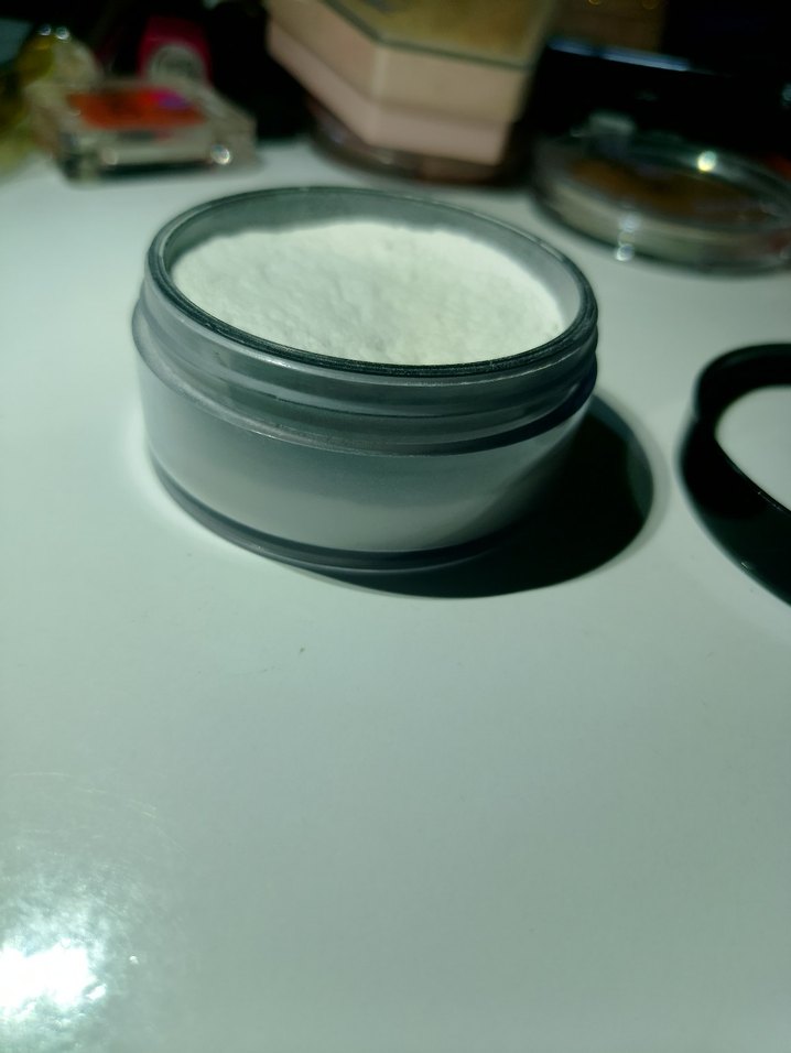 MAC Parlatıcı transparan Beyaz Pudra - Görsel 2