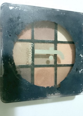 Bej Tonlarında Koyu Göz Farı Paleti - Görsel 3