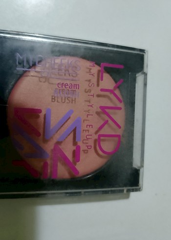 Bej Tonlarında Koyu Göz Farı Paleti - Görsel 2