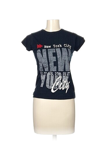Diğer T-shirt %70 İndirimli.