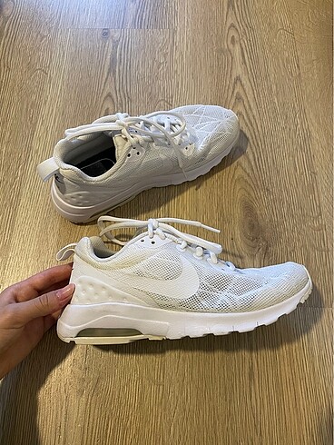 Nike beyaz spor ayakkabı