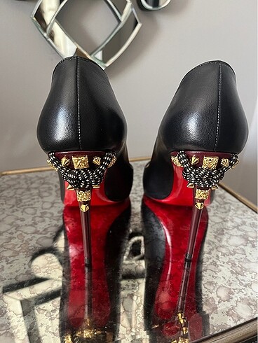 38 Beden Christian Louboutin Zımba Detaylı Topuklu Ayakkabı