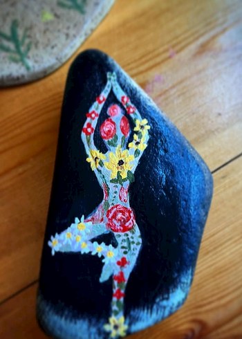 Çiçek Desenli Yoga Taş boyama