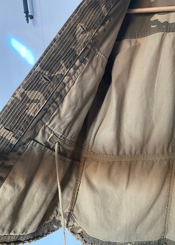 Zara Düğmeli Kamuflaj Kadın Midi Ceket Zara