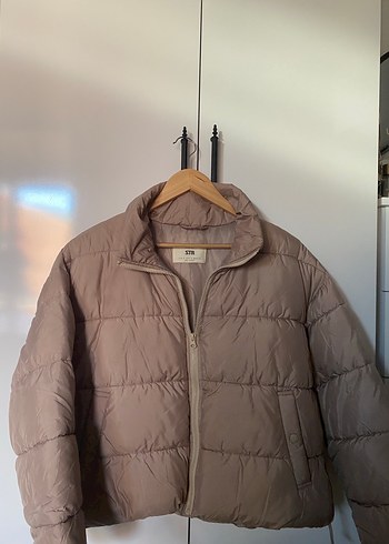 Bej Midi Kadın Şişme Mont Stradivarius