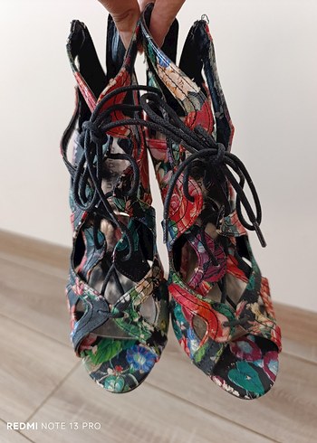 Çiçek Desenli Bohem Kadın Topuklu Ayakkabı - Görsel 8