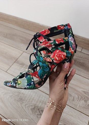 Çiçek Desenli Bohem Kadın Topuklu Ayakkabı - Görsel 5