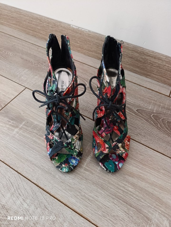 Çiçek Desenli Bohem Kadın Topuklu Ayakkabı - Görsel 2