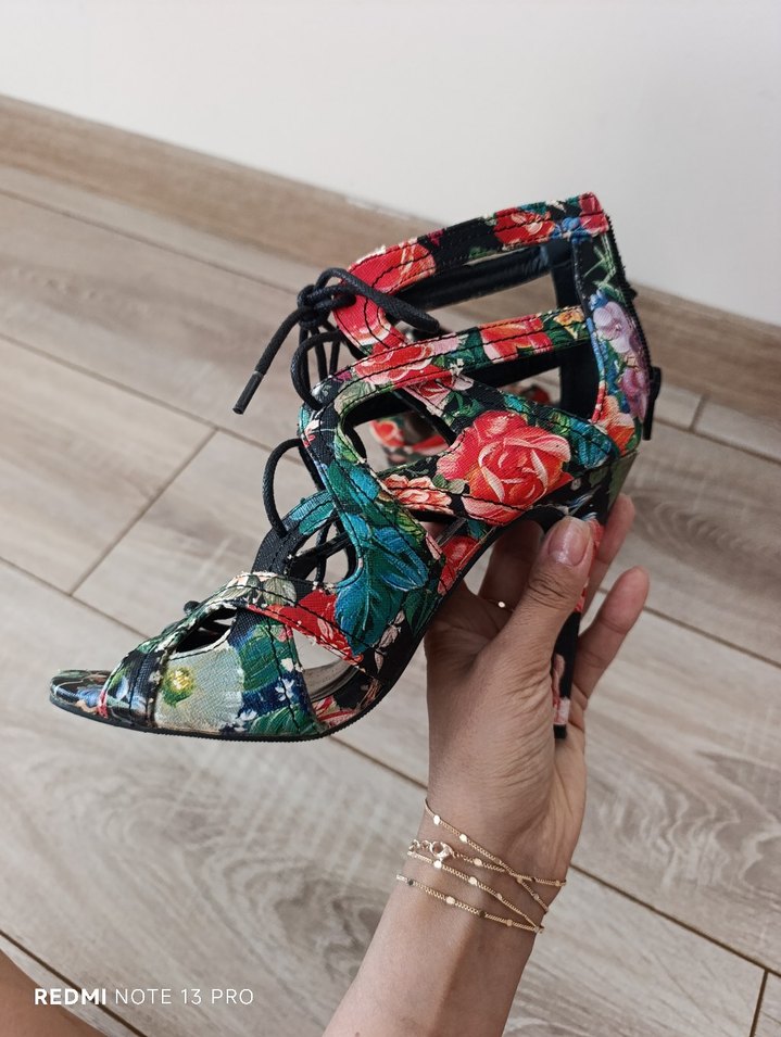 Çiçek Desenli Bohem Kadın Topuklu Ayakkabı - Görsel 5