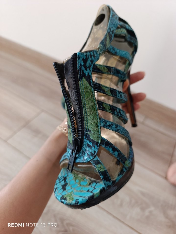 Koyu Mavi Yılan Derisi Desenli Topuklu Ayakkabı - Görsel 4