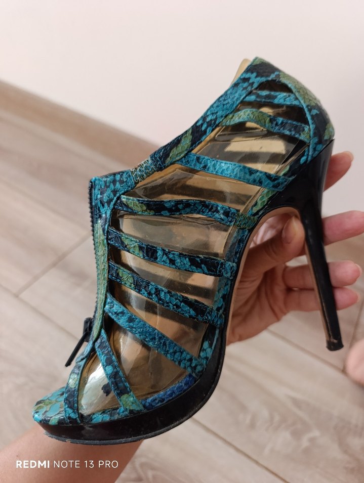 Koyu Mavi Yılan Derisi Desenli Topuklu Ayakkabı - Görsel 5