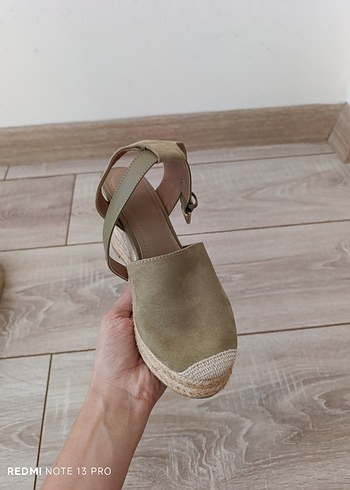 Bej Süet Dolgu Topuklu Kadın Ayakkabı - Görsel 9