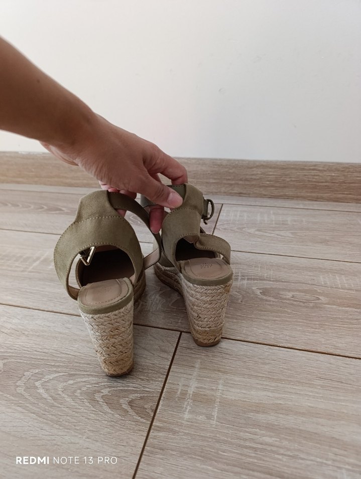 Bej Süet Dolgu Topuklu Kadın Ayakkabı - Görsel 4