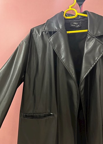 Kadın Siyah Deri Kemerli Midi Ceket - Görsel 2