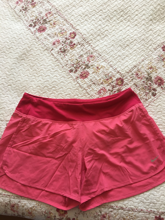 Nike Nike pembe şort